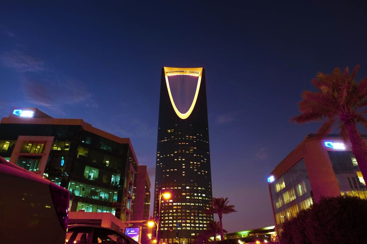 ABHI and Alruqee Group Launch Instant Salary Access in Saudi Arabia